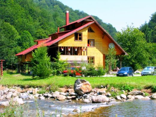 Pensiunea RUSTIC HOUSE
