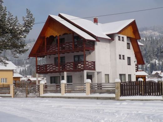 Vila Dulce Bucovina, Manastirea Humoru