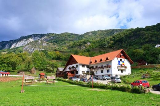 Pensiunea Sub Piatra