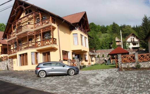 Pensiunea Amnesia, Sovata