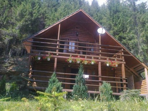 Cabana Valerica, Fantanele