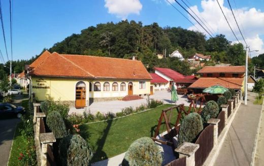 Pensiunea  Casa Rasnoveana