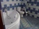 Apartament de 2 camere cu baie.