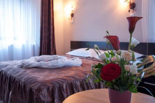 Hotel Piscul Negru